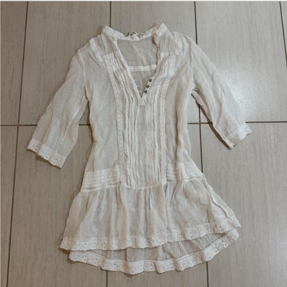 Solitaire White Tunic with Lace Detail